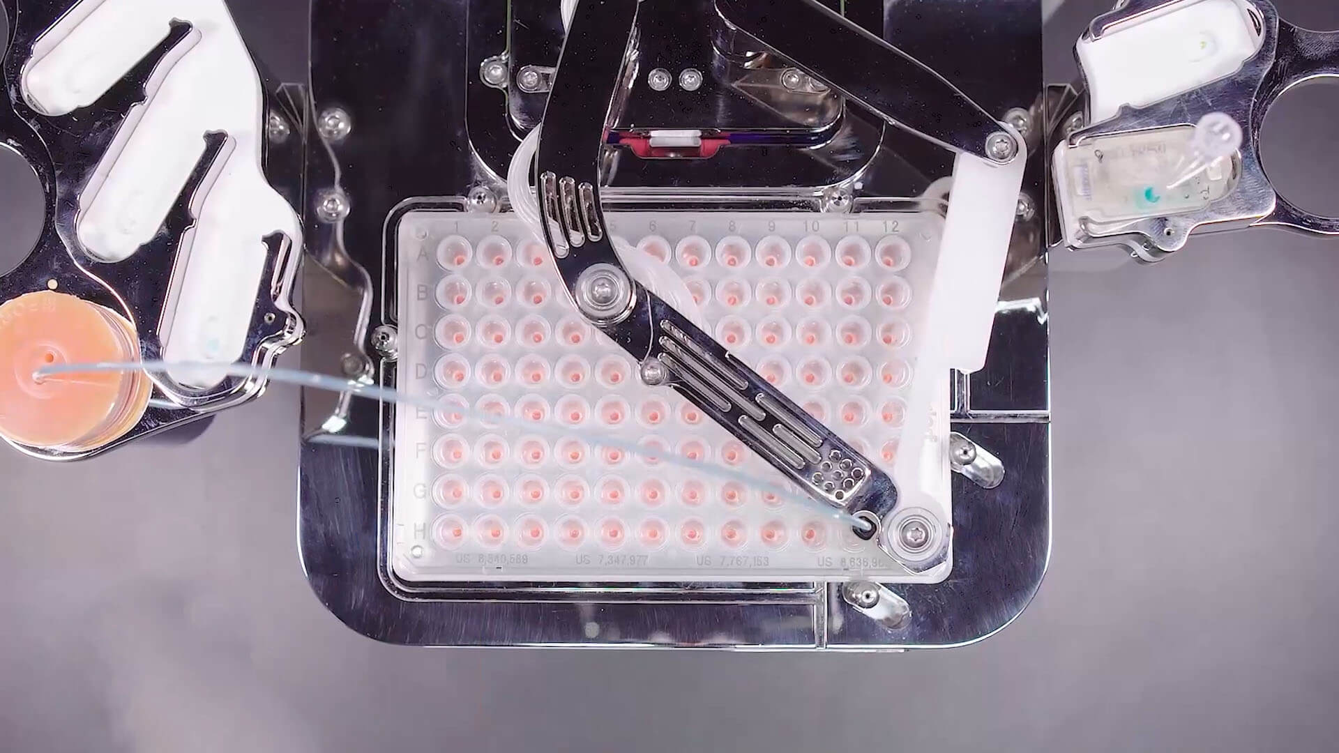 MANTIS Dispensing a PCR Plate